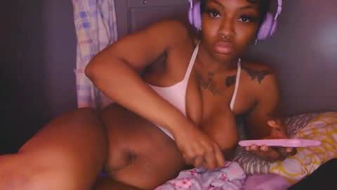 Snapshot of cocochanel197941 chatting on January 12, 9:25 am chanel online show from January 12, 9:25 am