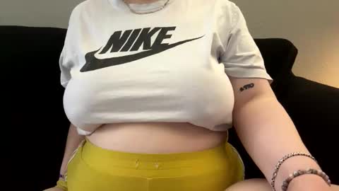 Snapshot of codieraye chatting on April 23, 3:25 pm TheGoddessCodie online show from April 23, 3:25 pm