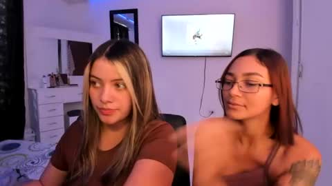 Asia y Samanta online show from June 18, 9:08 pm
