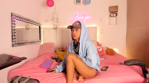 coffe_eyes online show from March 10, 9:36 am