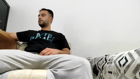 col_ander online show from December 4, 5:50 am