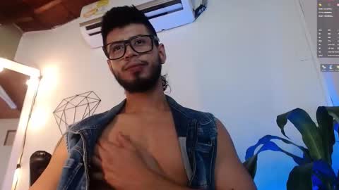 Snapshot of colby_smit chatting on January 17, 7:50 pm Colby online show from January 17, 7:50 pm