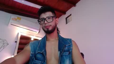 Snapshot of colby_smit chatting on February 13, 7:43 pm Colby online show from February 13, 7:43 pm