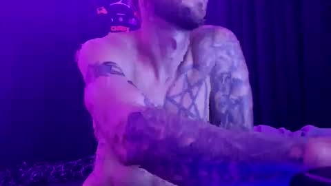 colevan2390 online show from November 14, 1:26 am