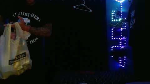 colevan2390 online show from December 15, 1:54 am