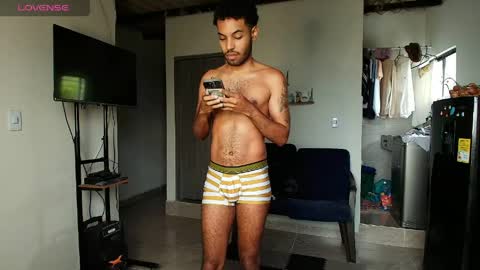 Snapshot of colinlatinbrown chatting on April 29, 11:36 am IG online show from April 29, 11:36 am