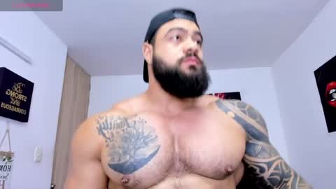 college_muscle_ass online show from July 19, 3:38 pm