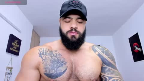 college_muscle_ass online show from July 20, 4:05 am