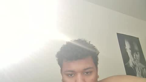 Snapshot of collegehispaniclad chatting on February 13, 7:32 pm collegehispaniclad online show from February 13, 7:32 pm