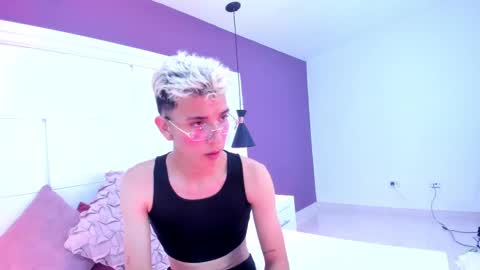 Snapshot of colleman_horny chatting on January 25, 3:09 pm COLLEMAN online show from January 25, 3:09 pm