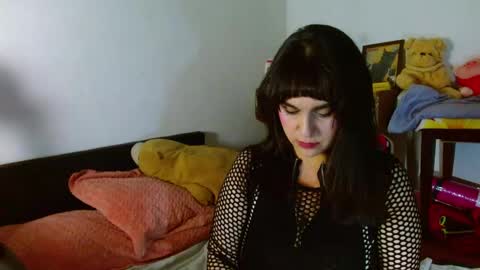 Collette online show from May 23, 5:23 am