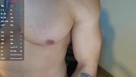 Snapshot of colombianmuscle8 chatting on October 11, 11:14 pm colombianmuscle8 online show from October 11, 11:14 pm