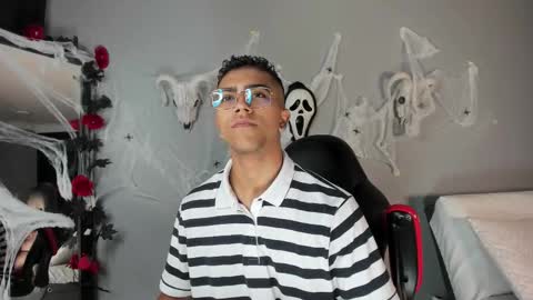 colstorw_ online show from October 30, 10:38 am