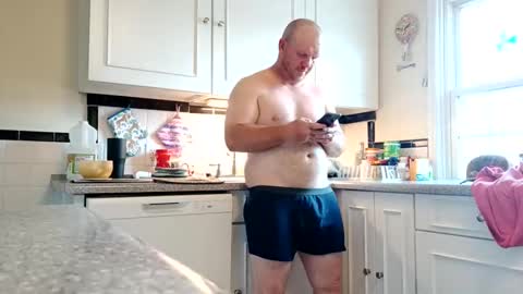 comegetmeinthemorning online show from April 9, 8:03 pm