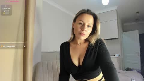 Alice online show from December 25, 9:00 pm