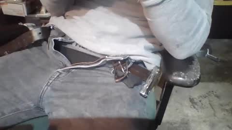 Snapshot of comnfromme1 chatting on December 11, 12:33 am comnfromme1 online show from December 11, 12:33 am