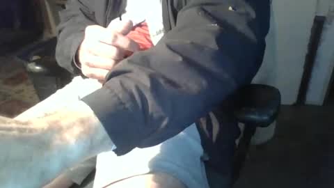 Snapshot of comnfromme1 chatting on December 14, 1:17 am comnfromme1 online show from December 14, 1:17 am