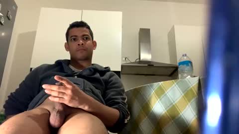 Snapshot of comobailamioso chatting on March 12, 10:50 pm comobailamioso online show from March 12, 10:50 pm