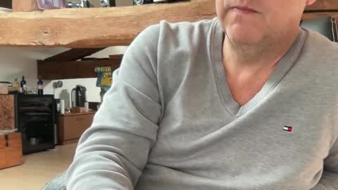 Snapshot of compay69 chatting on December 5, 10:23 am compay69 online show from December 5, 10:23 am