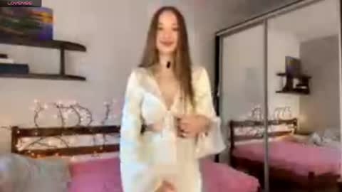 Leslie online show from May 27, 1:30 pm