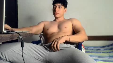 Snapshot of conde2710 chatting on June 9, 9:21 am ELCONDE online show from June 9, 9:21 am