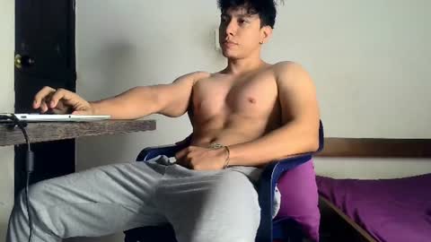 Snapshot of conde2710 chatting on June 27, 10:20 am ELCONDE online show from June 27, 10:20 am