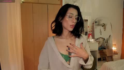 Snapshot of connie_deep chatting on December 29, 1:06 pm connie online show from December 29, 1:06 pm