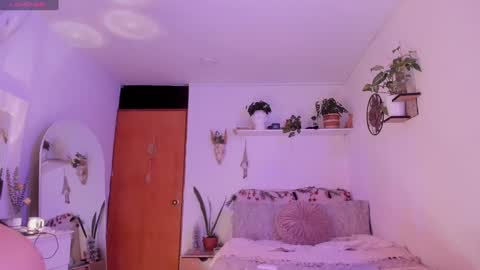 Snapshot of connie_deep chatting on January 4, 7:13 pm connie online show from January 4, 7:13 pm