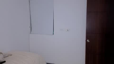 Snapshot of connie_varela chatting on February 25, 12:42 am new account online show from February 25, 12:42 am