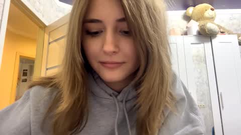 Snapshot of constancefanny chatting on February 11, 3:39 pm Amelia online show from February 11, 3:39 pm