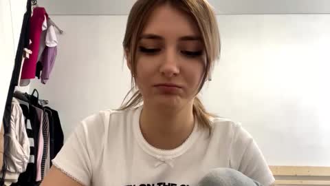 Snapshot of constancefanny chatting on February 14, 11:07 am Amelia online show from February 14, 11:07 am