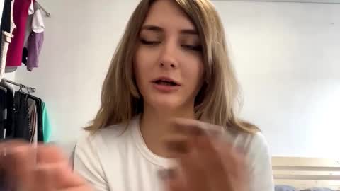 Snapshot of constancefanny chatting on February 16, 12:56 pm Amelia online show from February 16, 12:56 pm