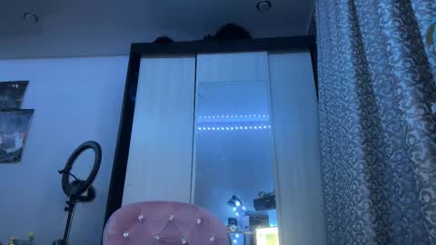 Snapshot of constancefeusier chatting on December 14, 11:20 pm Isabella online show from December 14, 11:20 pm