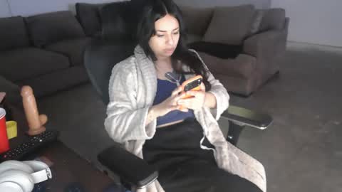 Snapshot of controllercutie chatting on February 16, 4:19 am controllercutie online show from February 16, 4:19 am