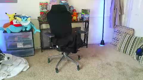 Snapshot of controllercutie chatting on June 16, 3:03 pm controllercutie online show from June 16, 3:03 pm