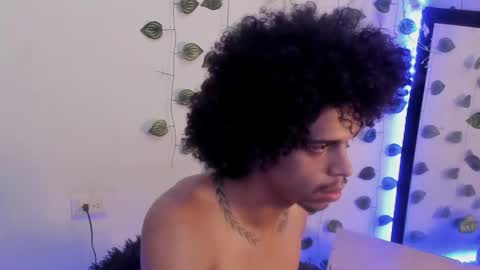 Aaron  online show from November 5, 3:23 pm