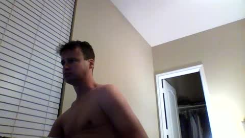 cooldude122222 online show from December 6, 3:19 am