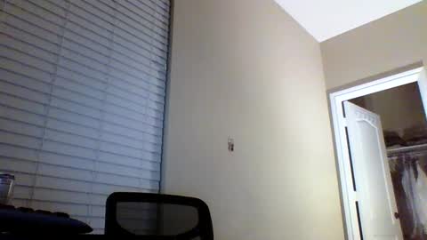 Snapshot of cooldude122222 chatting on December 9, 7:39 am cooldude122222 online show from December 9, 7:39 am