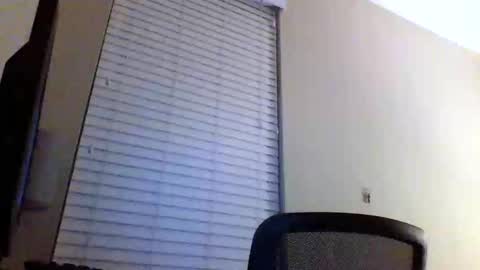 Snapshot of cooldude122222 chatting on March 2, 6:37 am cooldude122222 online show from March 2, 6:37 am