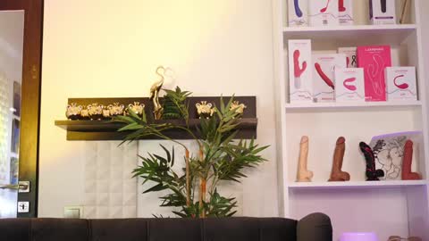 Ginger The Cringer online show from January 31, 10:10 am