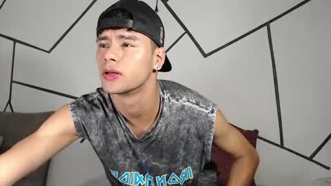 Snapshot of cooper_shiroo chatting on July 5, 8:27 pm shiro online show from July 5, 8:27 pm