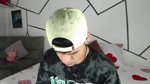 Snapshot of cooper_shiroo chatting on August 2, 7:45 pm shiro online show from August 2, 7:45 pm