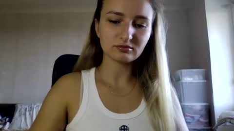 cora_fora online show from September 15, 7:30 am