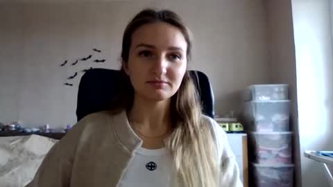 cora_fora online show from October 15, 8:14 am