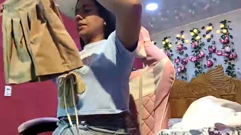 coral0403 online show from April 17, 9:29 pm