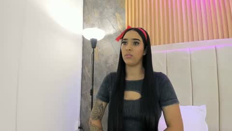 Coral Evans online show from March 31, 8:20 pm