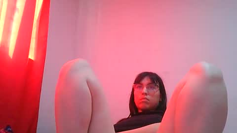 coral_smit13 online show from February 28, 7:04 pm