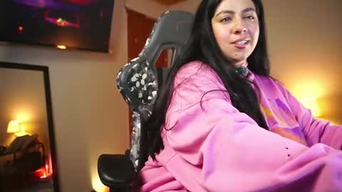 Snapshot of coraline_latin chatting on April 11, 12:15 am Coraline online show from April 11, 12:15 am