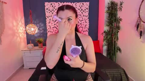   online show from March 15, 11:38 am