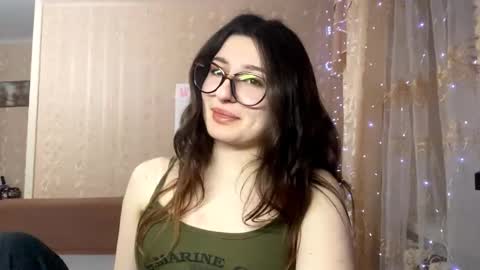 Elisheva online show from February 4, 1:39 pm
